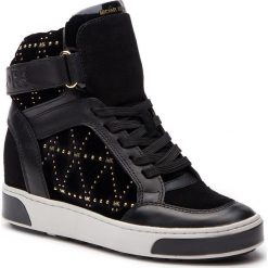 Sneakersy MICHAEL MICHAEL KORS - Pia High Top 43F8PAFE5D Black. Czarne półbuty damskie MICHAEL Michael Kors, z aplikacjami, z zamszu, bez kołnierzyka. W wyprzedaży za 609,00 zł.