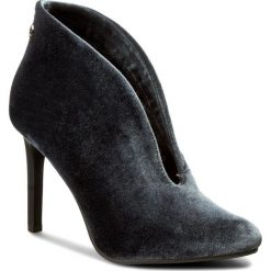 Buty zimowe damskie: Szpilki CARINII – B3912 J34-000-000-A92