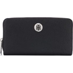 Tommy Hilfiger Portfel Czarny. Czarne portfele damskie TOMMY HILFIGER, bez wzorów, z materiału. Za 311,95 zł.