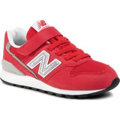 Sneakersy NEW BALANCE - YV996CRE Czerwony. Czerwone trampki chłopięce New Balance, bez wzorów, ze skóry ekologicznej, na rzepy. Za 229,00 zł.