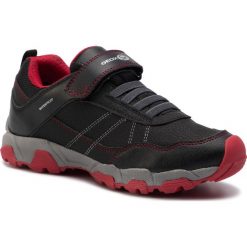 Sneakersy GEOX - J Magnetar B.Wpf A J94ACA 050BU C0048 D Black/Red. Czarne trampki chłopięce Geox, bez wzorów, ze skóry ekologicznej, na rzepy. Za 279,00 zł.