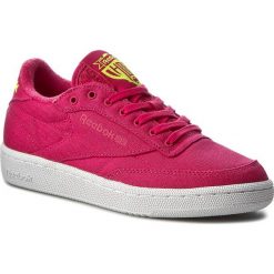 Buty Reebok - Club C 85 Eh BD2008 Pink Craze/Yellow/White. Różowe półbuty damskie marki Reebok, na co dzień, bez wzorów, z tworzywa sztucznego, bez obcasa, na płaskiej podeszwie, bez zapięcia. W wyprzedaży za 249,00 zł.