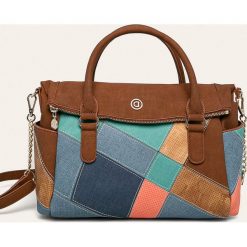Desigual - Torebka. Żółte listonoszki damskie Desigual, w paski, z poliesteru, na ramię, duże, bez dodatków. W wyprzedaży za 249,90 zł.