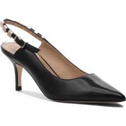 Sandały GUESS - FLDN24 LEA05 BLACK. Czarne klapki damskie marki Guess, z aplikacjami, ze skóry, bez obcasa, na obcasie. W wyprzedaży za 389,00 zł.
