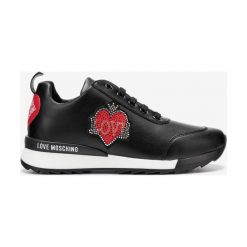 Love Moschino Tenisówki Czarny. Czarne trampki i tenisówki damskie Love Moschino, z aplikacjami, ze skóry, bez zapięcia. Za 1070,95 zł.