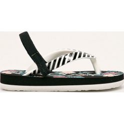 Roxy - Sandały dziecięce. Różowe sandały dziewczęce Roxy, z materiału, z okrągłym noskiem, bez zapięcia. W wyprzedaży za 59,90 zł.