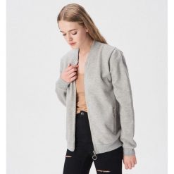 Bluza bomber z ozdobnymi zamkami - Jasny szar. Szare bluzy damskie Sinsay, s, bez wzorów, bez rękawów, bez kaptura. W wyprzedaży za 29,99 zł.
