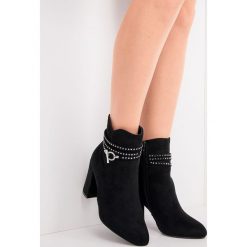 Botki damskie Abloom 58-580 Czarne. Czarne botki damskie ABLOOM, z tworzywa sztucznego, eleganckie, bez obcasa, na obcasie, na zamek. Za 99,00 zł.