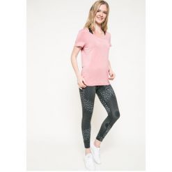 Reebok - Top. Szare topy damskie marki Reebok, s, z nadrukiem, z poliesteru, z okrągłym kołnierzem. Za 89,90 zł.