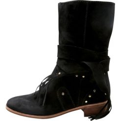 Buty zimowe damskie: See by Chloé Kozaki nero