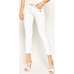 Jeansy Regular Fit Liu Jo FA0385 T6446. Białe jeansy damskie Liu Jo. W wyprzedaży za 409,00 zł.