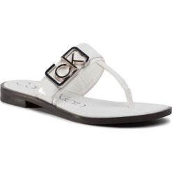 Japonki CALVIN KLEIN - Tamura B4E7932 White. Białe klapki damskie Calvin Klein, z aplikacjami, ze skóry ekologicznej, bez obcasa, na obcasie. Za 429,00 zł.