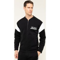 Bluza Boss College J. 50420372. Czarne bluzy męskie Boss, m, bez wzorów, z poliesteru, bez kołnierzyka, bez rękawów, bez kaptura. W wyprzedaży za 299,00 zł.