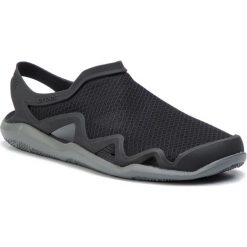 Sandały CROCS - Swiftwater Mesh Wave M 205701 Black/Slate Grey. Czarne klapki męskie Crocs, z tworzywa sztucznego, bez zapięcia. Za 199,00 zł.