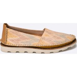 Clarks - Espadryle Damara. Szare espadryle damskie Clarks, z materiału. W wyprzedaży za 179,90 zł.