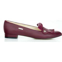 Balerinki w szpic z frędzlami - skóra naturalna - model 046 - kolor bordowy. Czerwone baleriny damskie Zapato, bez wzorów, z jeansu, klasyczne, bez obcasa, na obcasie. W wyprzedaży za 179,40 zł.