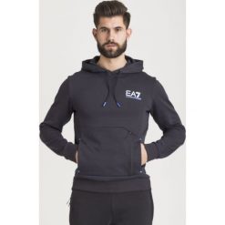 BLUZA EA7 Emporio Armani. Czarne bluzy męskie EA7 Emporio Armani, s, bez wzorów, z bawełny, z kapturem, bez rękawów, z kapturem. Za 299,40 zł.