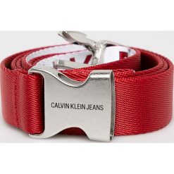 Calvin Klein Jeans - Pasek. Czerwone paski damskie Calvin Klein Jeans, w paski, z jeansu. Za 169,90 zł.
