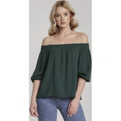 Ciemnozielona Bluzka Thessabel. Zielone bluzki damskie Renee, s, bez wzorów, bez kołnierzyka, bez rękawów. Za 59,99 zł.