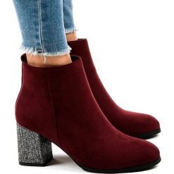 Czerwone Bordowe zamszowe botki na słupku DS00055. Czerwone botki damskie ButyModne, z zamszu, eleganckie, bez obcasa, na obcasie, bez zapięcia. Za 89,00 zł.