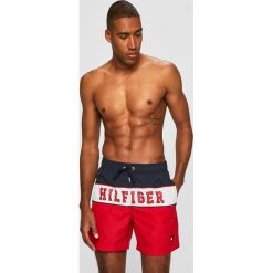 Tommy Hilfiger - Kąpielówki. Żółte kąpielówki męskie xl, z nadrukiem, z poliesteru. W wyprzedaży za 199,90 zł.