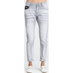 JEANSY BOYFRIEND PATTI JOHN RICHMOND. Szare jeansy damskie John Richmond. Za 675,00 zł.