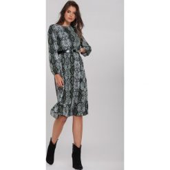 Wężowa Sukienka Birrong. Zielone sukienki damskie other, m, bez wzorów, wizytowe, bez kołnierzyka, bez rękawów. Za 139,99 zł.
