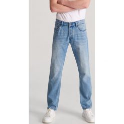 Jeansy regular - Niebieski. Niebieskie jeansy męskie Reserved, m, bez wzorów. W wyprzedaży za 89,99 zł.