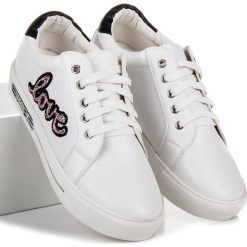 SZNUROWANE TRAMPKI LOVE. Białe tenisówki damskie vices. Za 89,95 zł.
