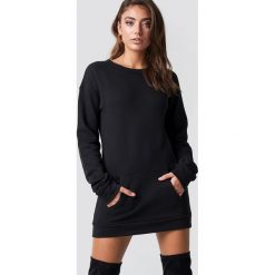 Pamela x NA-KD Długa bluza - Black. Czarne bluzy rozpinane damskie Pamela x NA-KD, z materiału, z długim rękawem, długie. Za 202,95 zł.