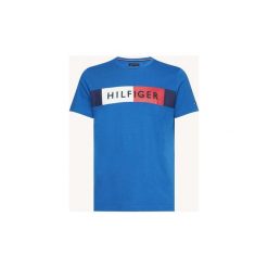 T-shirty z krótkim rękawem Tommy Hilfiger MW0MW09827 STRIPE TEE. Niebieskie t-shirty męskie TOMMY HILFIGER, xl, bez wzorów, bez kołnierzyka, krótkie. Za 131,30 zł.