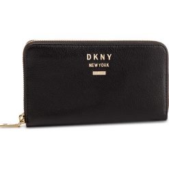 Duży Portfel Damski DKNY - R911HB03 Blk/Gold BGD. Czarne portfele damskie DKNY, bez wzorów, ze skóry. W wyprzedaży za 509,00 zł.