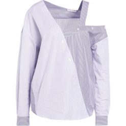 Each x Other DECONSTRUCTED STRIPE SHIRT Bluzka white/grey. Białe bluzki damskie marki Each x Other, bez wzorów, z bawełny, bez kołnierzyka, bez rękawów. W wyprzedaży za 407,70 zł.
