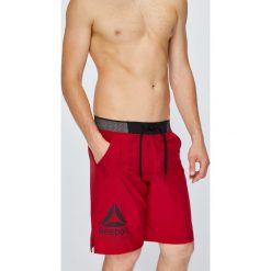 Reebok - Szorty. Czerwone spodenki i szorty męskie marki Reebok, m, z poliesteru, sportowe. W wyprzedaży za 129,90 zł.