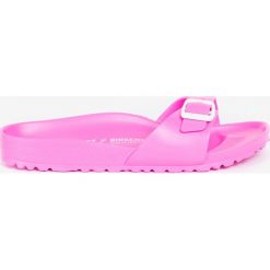 Birkenstock - Klapki Madrid EVA. Fioletowe klapki damskie Birkenstock, bez wzorów, z materiału, bez obcasa, na płaskiej podeszwie. W wyprzedaży za 99,90 zł.