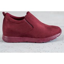 Sport czerwone Wsuwane Obuwie Damskie. Czerwone botki damskie SPORT, sportowe, bez obcasa, bez zapięcia. W wyprzedaży za 79,00 zł.