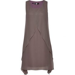 Shirt bonprix jasnoniebieski. Niebieskie koszulki damskie bonprix, bez wzorów, z elastanu, bez kołnierzyka. Za 24,99 zł.