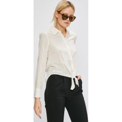 Vero Moda - Koszula Nicky. Białe koszule damskie marki Vero Moda, s, w paski, z wiskozy, klasyczne, z klasycznym kołnierzykiem, z długim rękawem. W wyprzedaży za 39,90 zł.