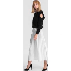 Czarna Bluza Fig's Fruit. Czarne bluzy damskie marki other, na jesień, l. Za 59,99 zł.