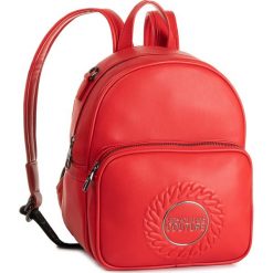 Plecak VERSACE JEANS COUTURE - E1VUBBA6 40293 500. Czerwone plecaki damskie z jeansu, eleganckie. W wyprzedaży za 399,00 zł.