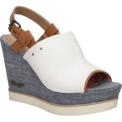 Sandały na koturnie wrangler kelly indygo wl171683. Białe koturny damskie Wrangler, bez obcasa, na koturnie, bez zapięcia. Za 349,99 zł.