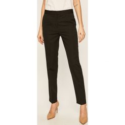Armani Exchange - Spodnie. Czarne spodnie damskie Armani Exchange, bez wzorów, z elastanu. Za 499,90 zł.