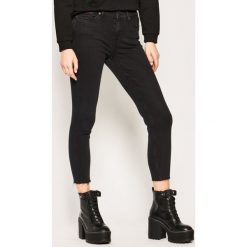 Jeansy Skinny Fit Tommy Jeans Nora DW0DW08221. Czarne jeansy damskie Tommy Jeans. W wyprzedaży za 319,00 zł.