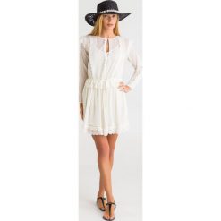 SUKIENKA twinset. Białe sukienki damskie Twinset, na imprezę, z haftami, retro, z okrągłym kołnierzem, bez rękawów, mini. Za 1199,00 zł.