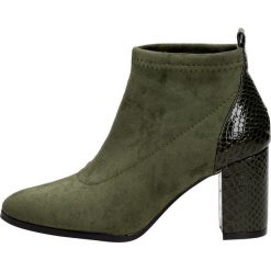 Botki, buty damskie S.BARSKI L50 KHAKI. Brązowe botki damskie S.barski, klasyczne, na wysokim obcasie, bez zapięcia. W wyprzedaży za 129,00 zł.