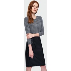 Top w kratę. Bluzki damskie Greenpoint, bez wzorów, z elastanu, bez kołnierzyka, bez rękawów. Za 89,99 zł.