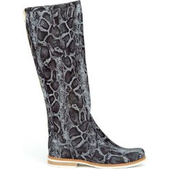 Kozaki - skóra naturalna - model 127 - kolor czarny wąż. Czarne kozaki damskie Zapato, na co dzień, na lato, z jeansu, klasyczne, z okrągłym noskiem, przed kolano, bez obcasa, na płaskiej podeszwie, na zamek. W wyprzedaży za 391,20 zł.