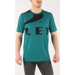 Oakley Koszulka Niebieski Zielony. Niebieskie podkoszulki męskie Oakley, m, z nadrukiem, z bawełny, bez kołnierzyka, z krótkim rękawem, krótkie. Za 111,95 zł.