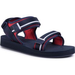 Sandały LACOSTE - Suruga 120 1 Cma 7-39CMA003821B Nvy/Red/Wht. Niebieskie klapki męskie Lacoste, ze skóry ekologicznej, bez zapięcia. Za 299,00 zł.