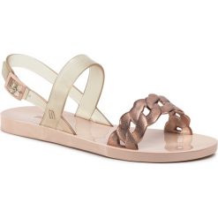 Sandały MELISSA - Lip II Ad 32729 Pink/Metallic Pink 52902. Różowe klapki damskie Melissa, bez wzorów, z tworzywa sztucznego, bez obcasa. W wyprzedaży za 229,00 zł.